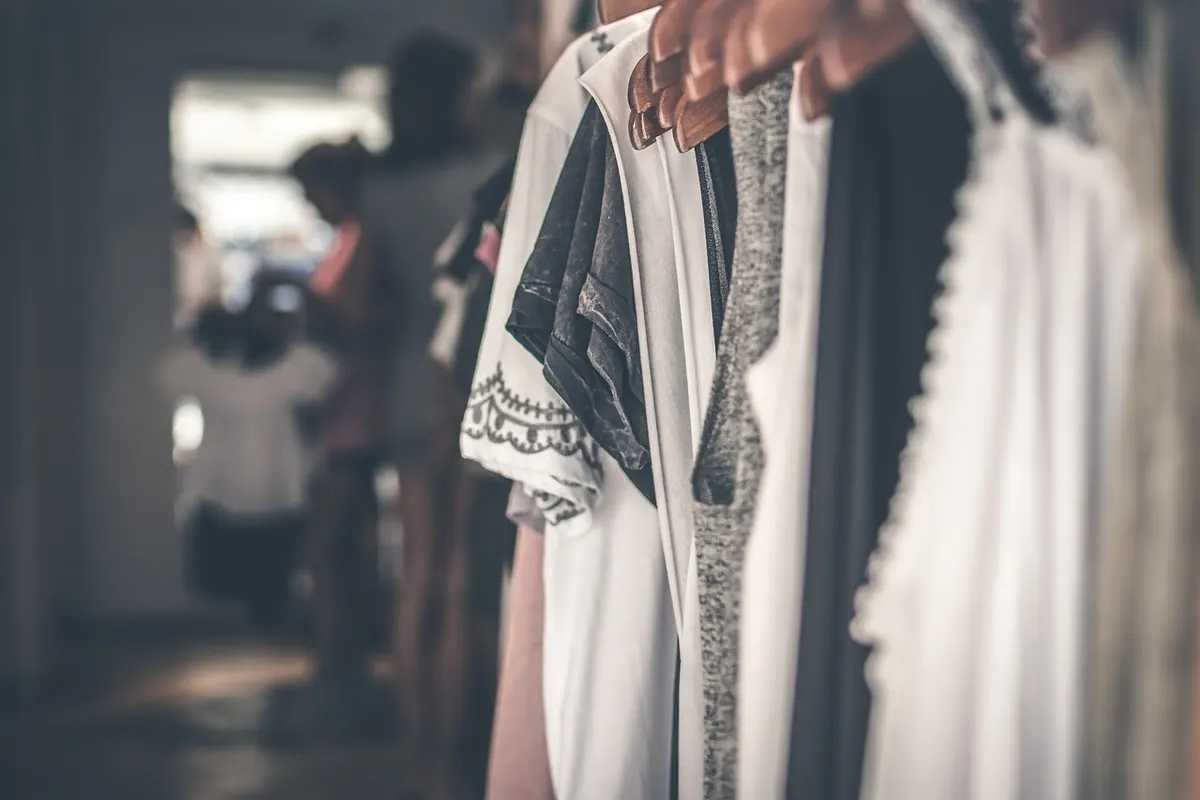 Where to Buy Velvet Fabric in the UK: A Buyer's Guide to Markets, Mills and Online Shops